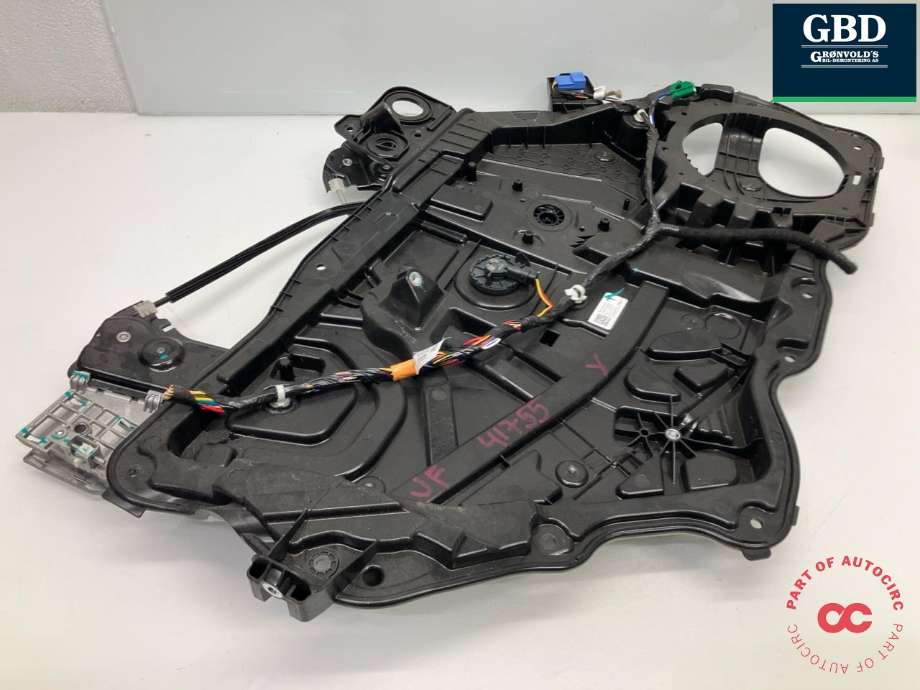 Ruteheis venstre foran til Tesla Model Y 2021-2024 (Type I) (1526800-00-C|1526800-00-B | 1526800-00-D |1526800-00-E |1526800-00-F|1526800-00-G | 2005484-00-A |2005484-02-A | 1495510-00-E)