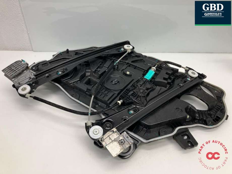 Ruteheis venstre foran til Tesla Model Y 2021-2024 (Type I) (1526800-00-C|1526800-00-B | 1526800-00-D |1526800-00-E |1526800-00-F|1526800-00-G | 2005484-00-A |2005484-02-A | 1495510-00-E)