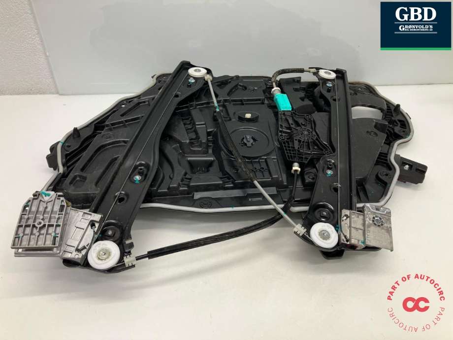 Ruteheis venstre foran til Tesla Model Y 2021-2024 (Type I) (1526800-00-C|1526800-00-B | 1526800-00-D |1526800-00-E |1526800-00-F|1526800-00-G | 2005484-00-A |2005484-02-A | 1495510-00-E)