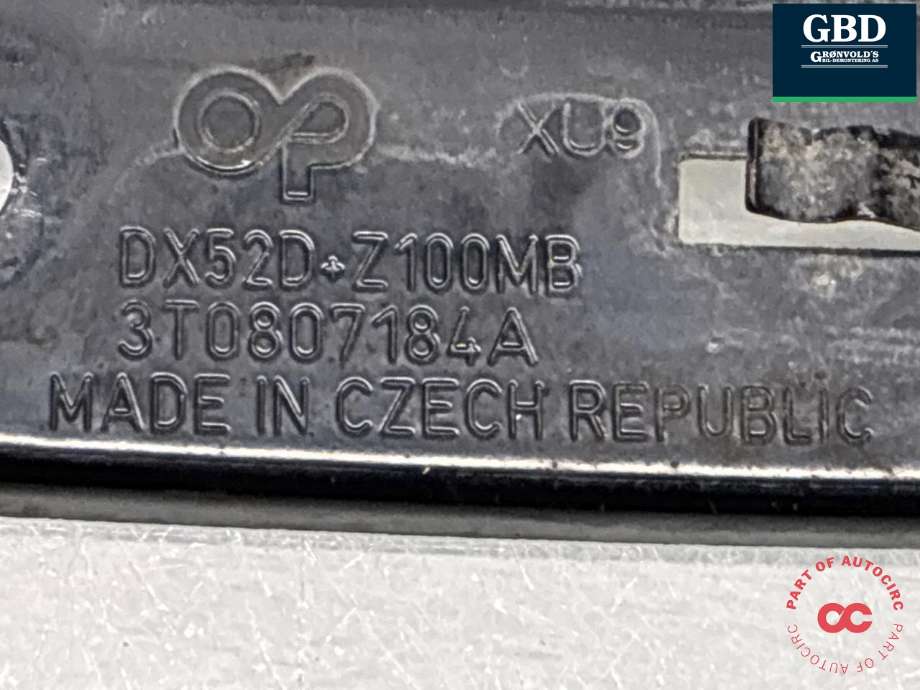 Støtfanger foran feste høyre til Škoda Superb 2008-2015 (Type II) (3T0 807 056 A|3T0 807 184 A|)