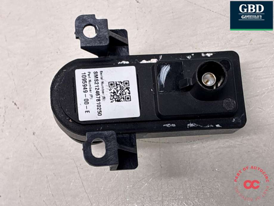 Parkeringskamera bak til Tesla Model 3 2018-2023 (Fase 1) (1095949-00-E|1095949-00-D|)