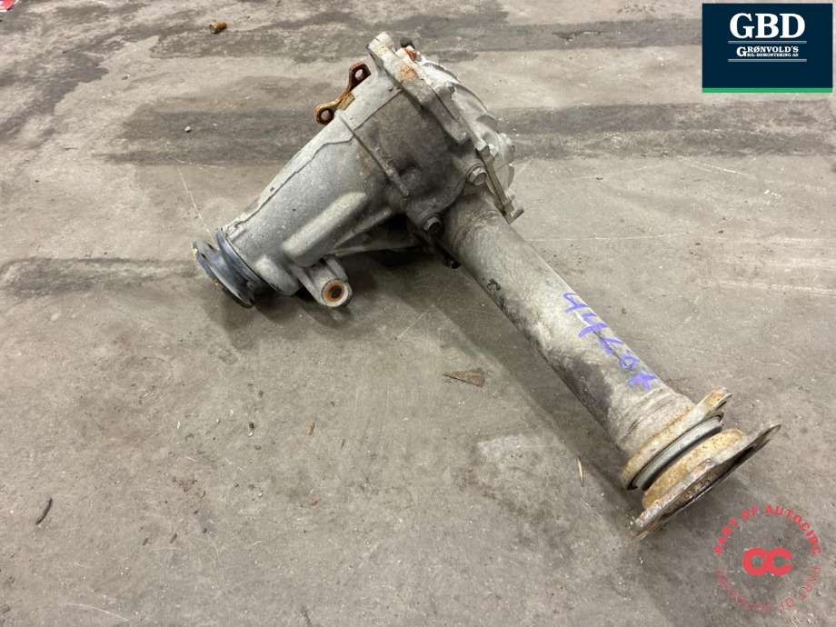 Kardang klokke foran til Toyota Hiace 2007-2012 (Fase 3)  (4111026570|)