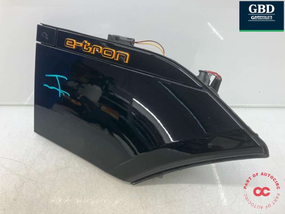 Ladeluke karosseri elbil til Audi e-tron 2018-->>  (4KE 810 002 C|4KE 810 002 B|4KE 810 002 B  T94| 4KE 861 204)