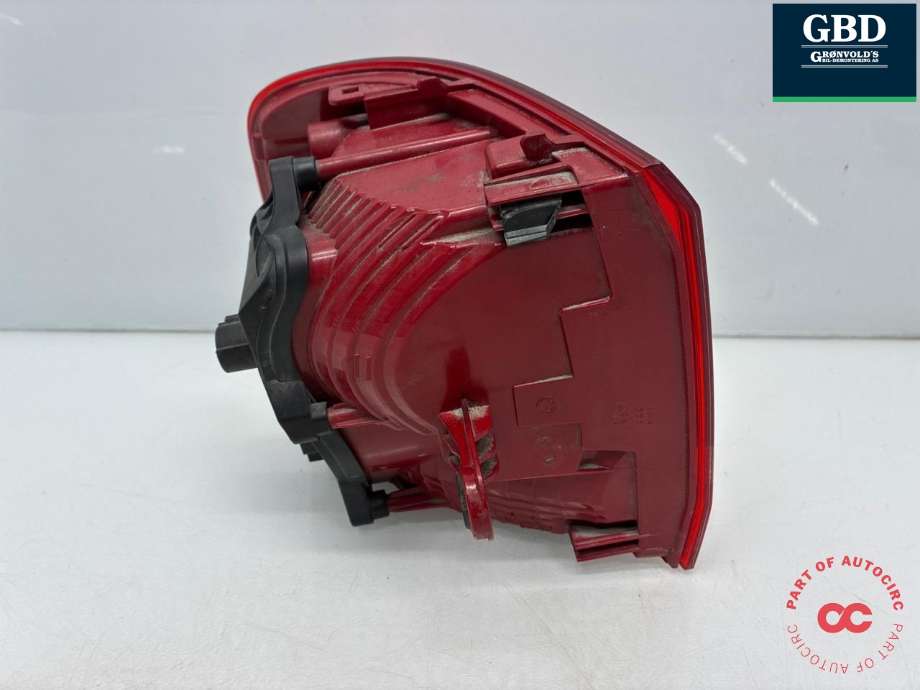 Baklykt høyre ytre til VW Touran 2010-2015 (Type I, Fase 3)  (1T0 945 096 R|)