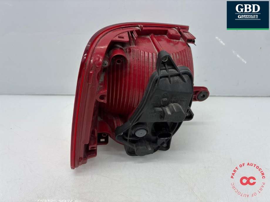 Baklykt høyre ytre til VW Touran 2010-2015 (Type I, Fase 3)  (1T0 945 096 R|)