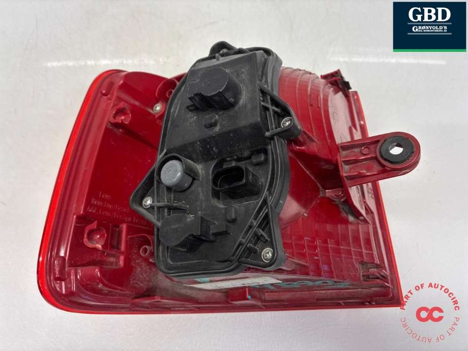 Baklykt høyre ytre til VW Touran 2010-2015 (Type I, Fase 3)  (1T0 945 096 R|)