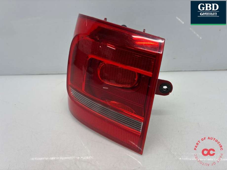 Baklykt venstre ytre til VW Touran 2010-2015 (Type I, Fase 3) (1T0 945 095 R|)