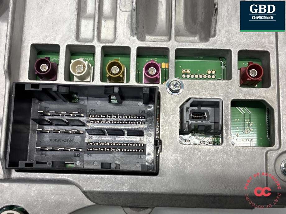 Bilstereo navigasjon til Dodge RAM 2019-->> (Type V) (68472373AB|68472373AF|)
