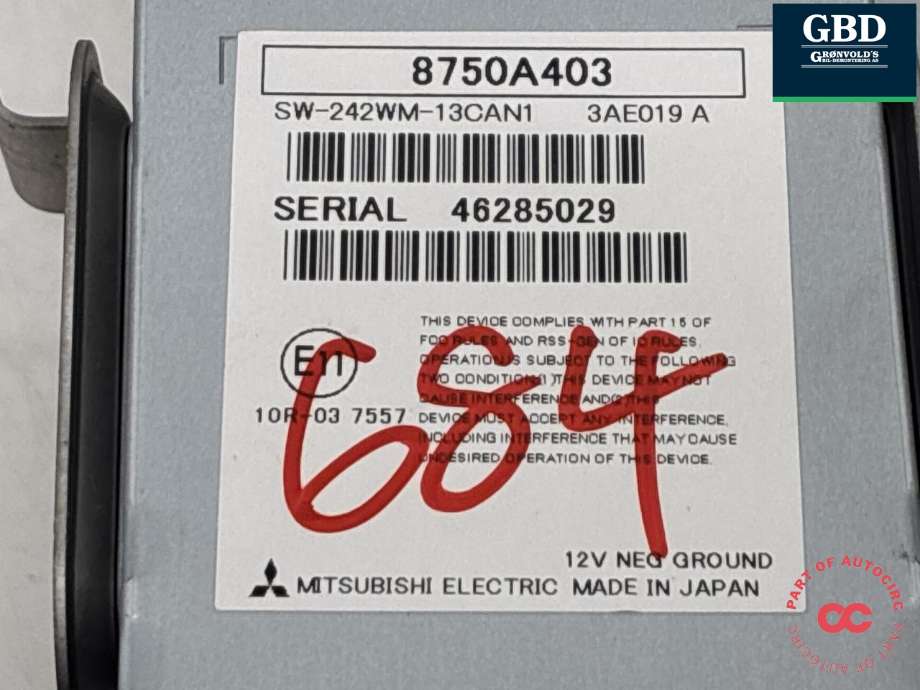 Bilstereo navigasjon til Mitsubishi Outlander 2015-->> (Type III, Fase 2) (8750A374|8750A403|8750A397)