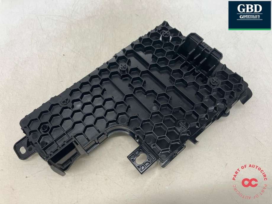 Styreenhet comfort (BCM) til Tesla Model Y 2021-2024 (Type I)  (1497847-02-D|1657648-02-A|1497847-10-D)