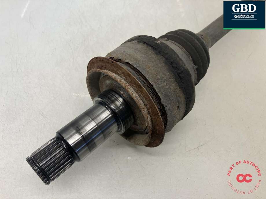 Drivaksel venstre bak, diesel/automat til Mercedes C-Klasse 2007-2011 (Fase 1) (W204) (W204) (A 204 350 84 23|A 204 350 21 10|)