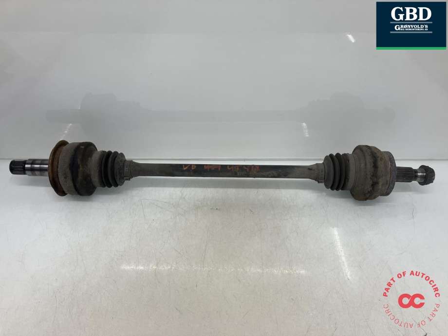 Drivaksel venstre bak, diesel/automat til Mercedes C-Klasse 2007-2011 (Fase 1) (W204) (W204) (A 204 350 84 23|A 204 350 21 10|)