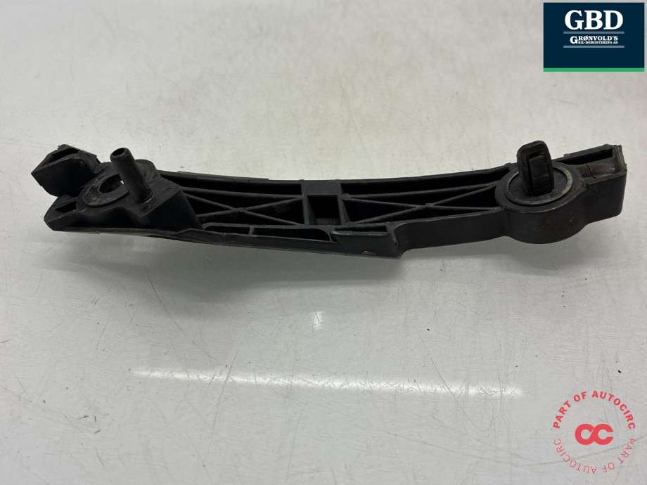 Støtfanger foran feste høyre til Mazda 6 2010-2013 (Type II, Fase 2) (GS1D500U1G|)