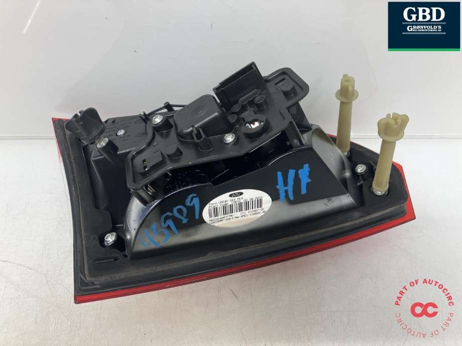 Baklykt høyre indre til Ford S-Max 2010-2015 (Type I, Fase 2)  (HELLA|1747110|AM21-13A602-AD|2TZ 010307-02)