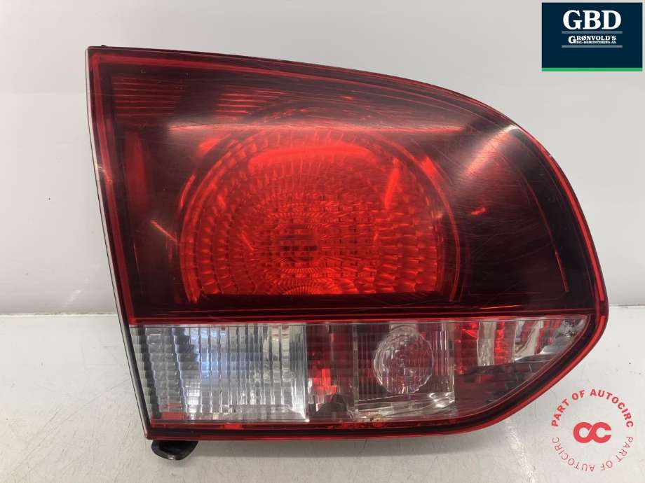Baklykt venstre indre til VW Golf VI, 2008-2012  (5K0 945 093 AA)