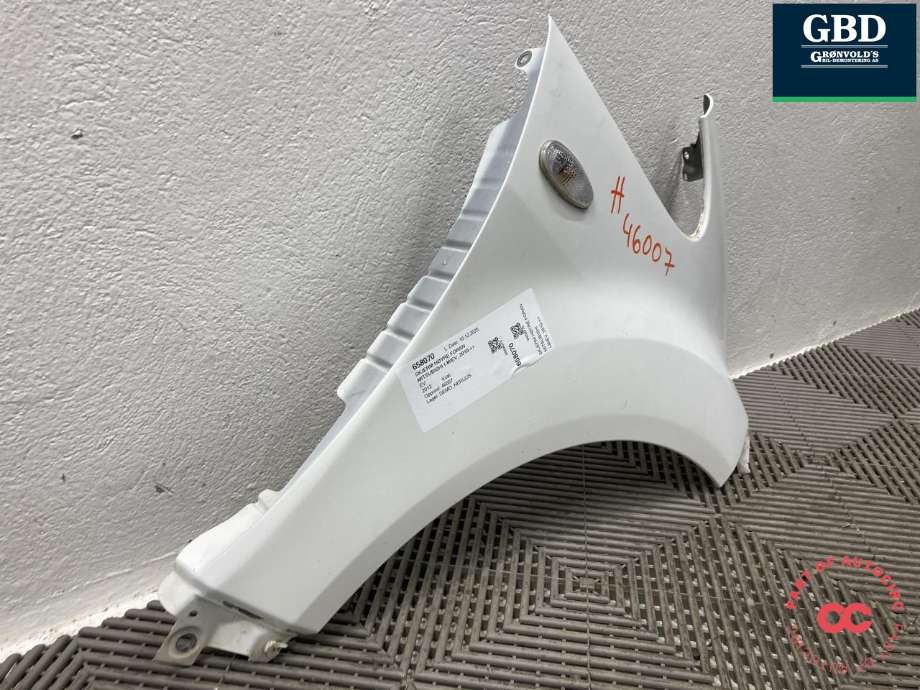 Skjerm høyre foran til Mitsubishi i-MiEV 2010-->> (5220F624|)