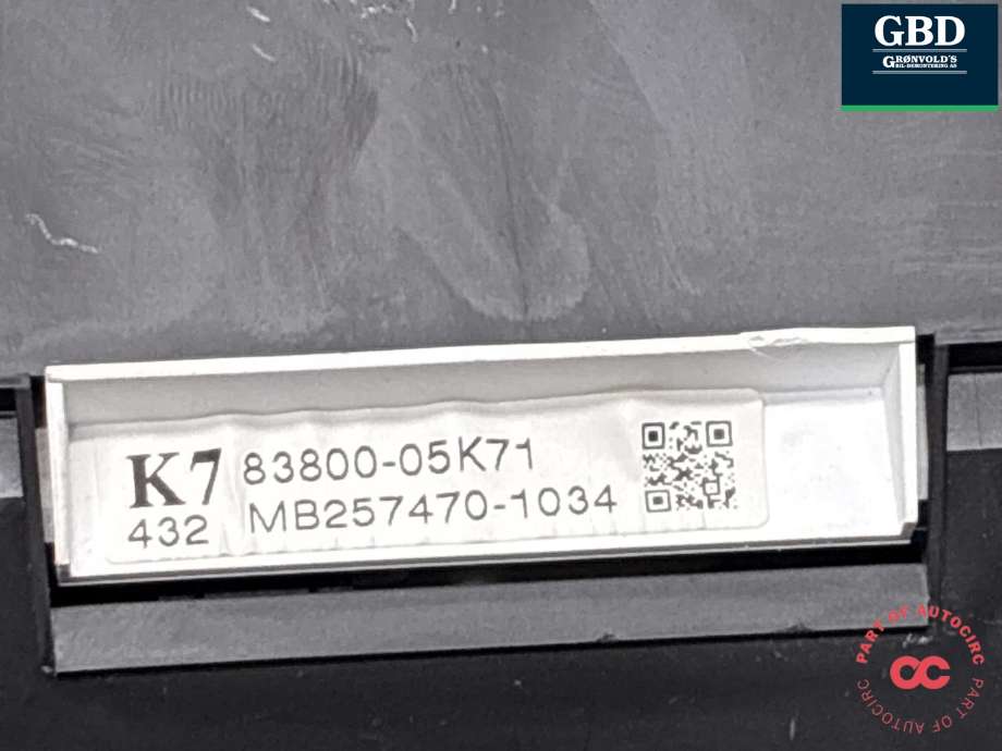 Instrumentpanel til Toyota Avensis 2009-2015 (Type III, Fase 1)  (8380005K71|)