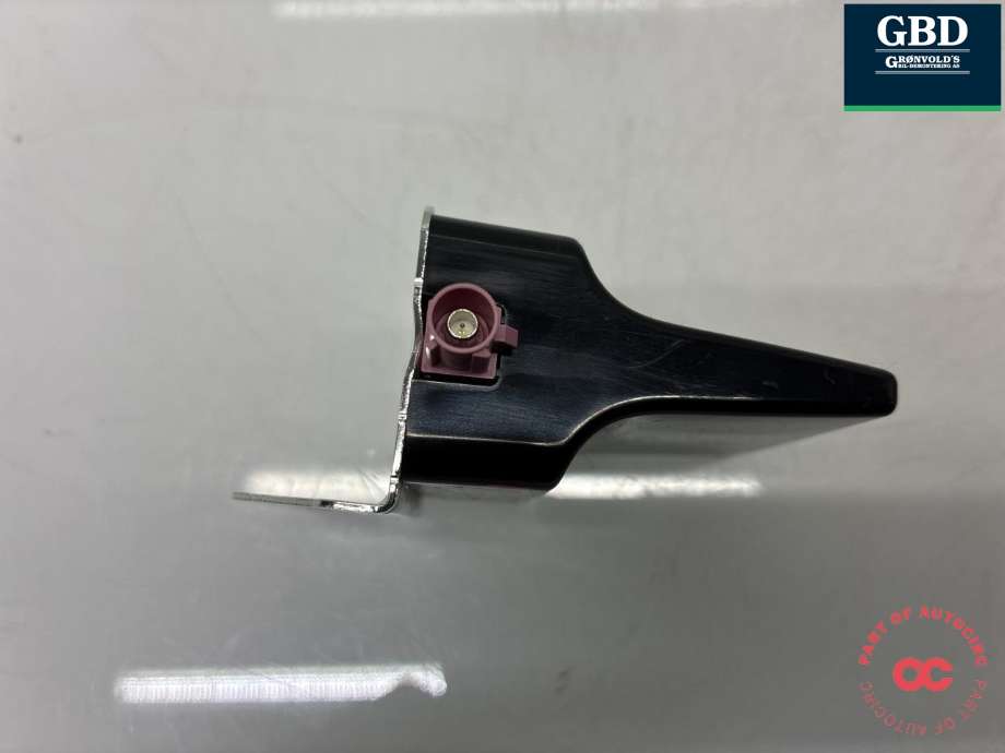 Antenne navigasjon til Dodge RAM 2019-->> (Type V)  (68293977AA|P68293977AA|)