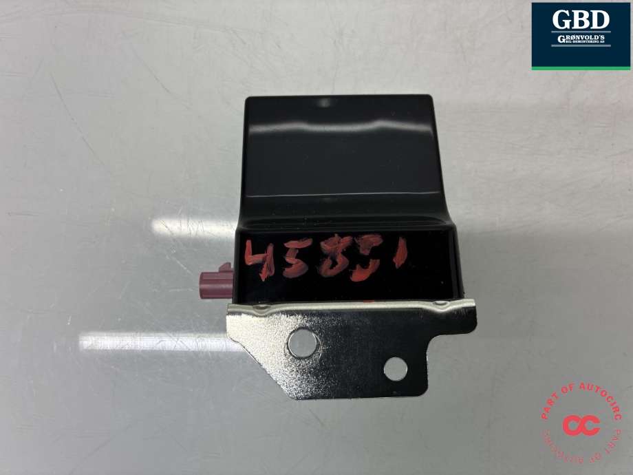 Antenne navigasjon til Dodge RAM 2019-->> (Type V)  (68293977AA|P68293977AA|)