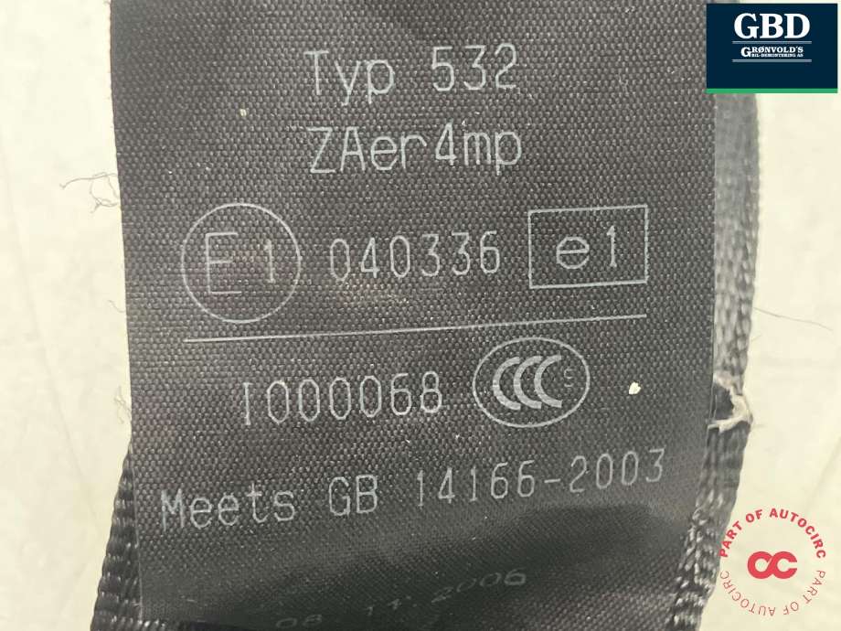 Sikkerhetsbelte foran høyre til Audi A3 2003-2008 (Type II, Fase 1)  (8P4 857 706 J  V04|8P4 857 706 C  V04|)