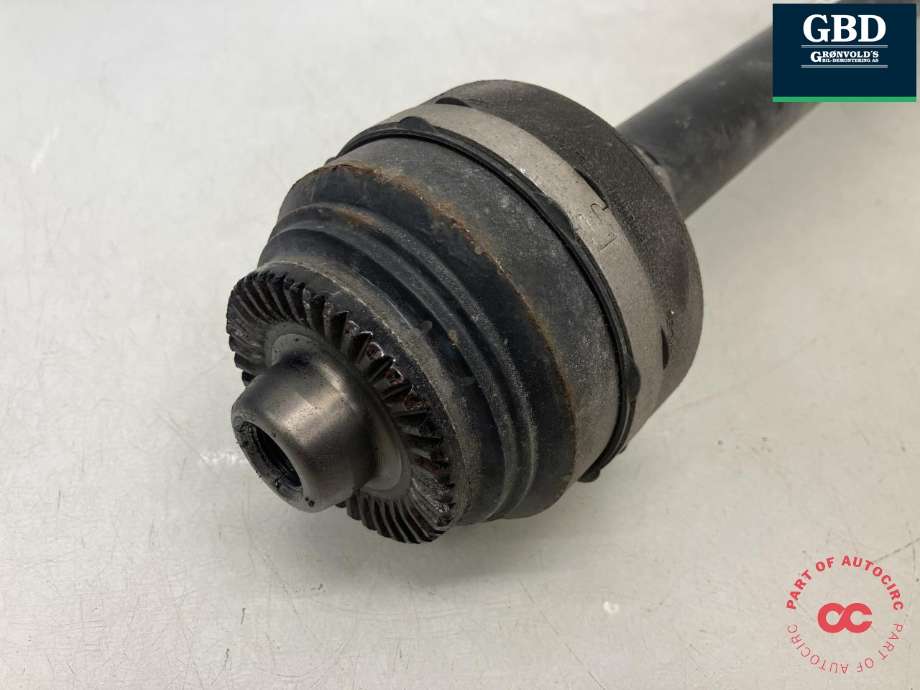 Drivaksel høyre bak, diesel/automat til BMW 5-Serie 2017-->> (G30/G31) (G30/G31) (33 20 8 664 628|8 664 629 AI 02|)