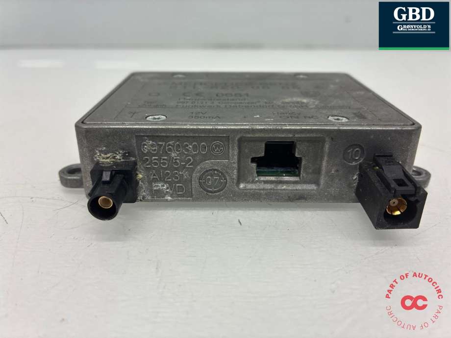 Antenne forsterker til Mercedes R-Klasse 2006-2013 (W251) (W251) (A 211 820 08 85|211 820 08 85|)