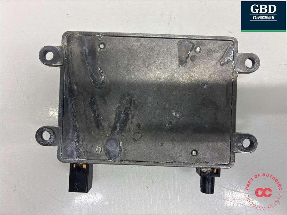 Antenne forsterker til Mercedes R-Klasse 2006-2013 (W251) (W251) (A 211 820 08 85|211 820 08 85|)