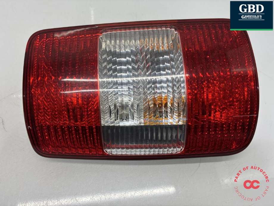 Baklykt venstre til VW Caddy 2004-2010 (Type III, Fase 1) (2K0 945 095 P|2K0 945 095 M|)