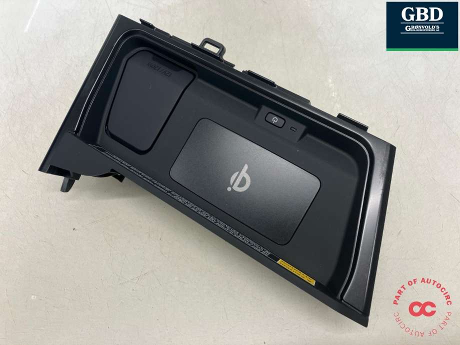 Dashbord trådløs mobillader til Lexus UX 2018-->>  (PANASONIC|861C0-76041|CA-QL58J3AJ)