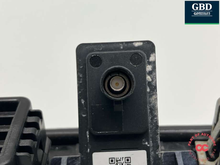 Parkeringskamera bak til Tesla Model Y 2021-2024 (Type I) (1095949-00-E|)