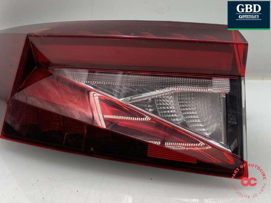 Baklykt venstre ytre til Škoda Enyaq 2021-->> (5LA 945 207 C|5LA 945 207 A|)