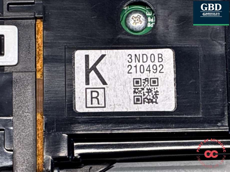 Bilstereo navigasjon betjeningspanel til Nissan E-NV200 2014-->> (283953ND0B|283954NR1A|Q 4NR1A 210496| K 3ND0B 210492)