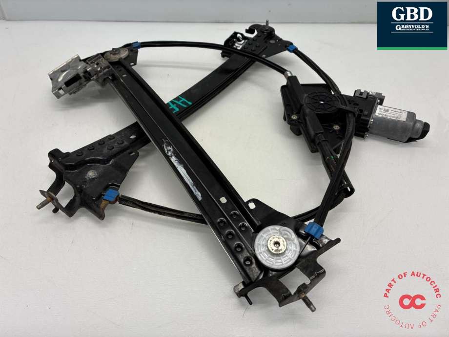 Ruteheis høyre foran til Tesla Model S 2013-2016 (Fase 1)  (6006651-00-G|6006651-00-K | 6006651-00-L|6006651-99-K)