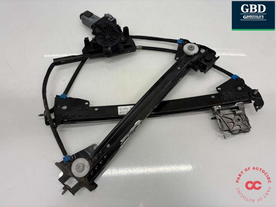 Ruteheis høyre foran til Tesla Model S 2013-2016 (Fase 1)  (6006651-00-G|6006651-00-K | 6006651-00-L|6006651-99-K)