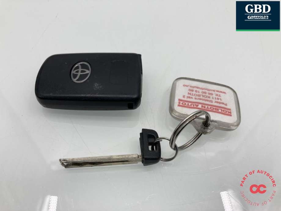 Nøkkel til Toyota Prius +7 2012-2020 (Type III) (stasjonsvogn) (stasjonsvogn) (8990447620|)