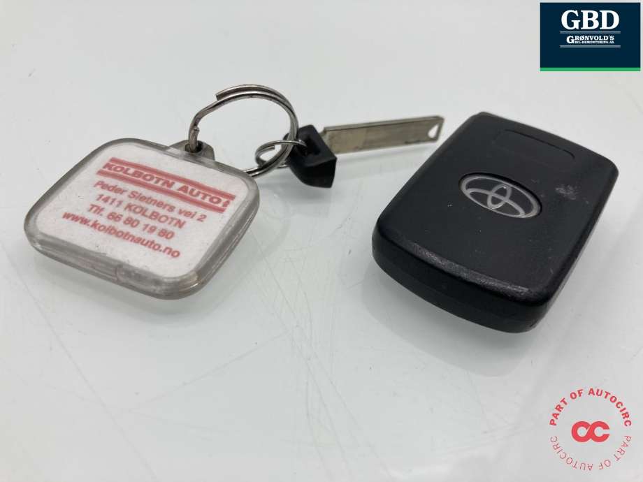 Nøkkel til Toyota Prius +7 2012-2020 (Type III) (stasjonsvogn) (stasjonsvogn) (8990447620|)