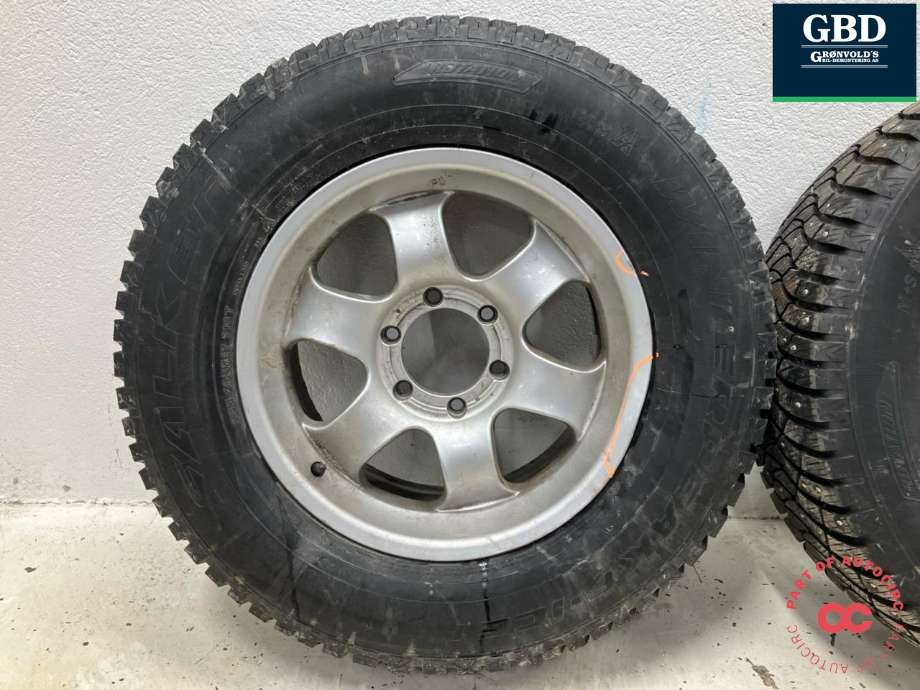 Hjulsett aluminium vinter til Toyota Land Cruiser 120 2002-2009  (FALKEN|WINTERPEAK F-ICE 1 PIGG|265/65R17 | PROD 25 | 9MM|8JX17 | ET 22)