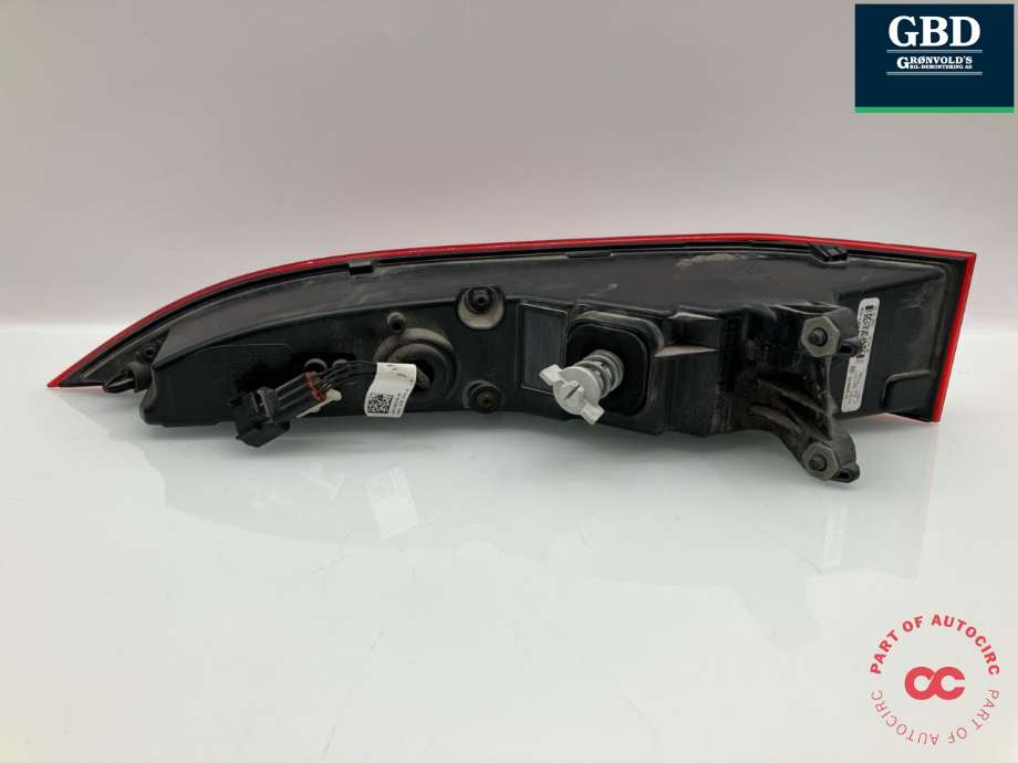 Baklykt høyre ytre til Jaguar F-PACE 2016-->> (X761) (X761) (T4A37905|HK8313404AH | HK83-13404-AG|T4A14074| HK8313404AF)