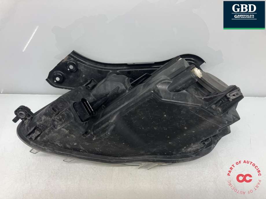 Frontlykt høyre halogen til VW Caddy 2010-2015 (Type III, Fase 2) (HELLA|2K5 941 006 A|1EL 010 551-02|)