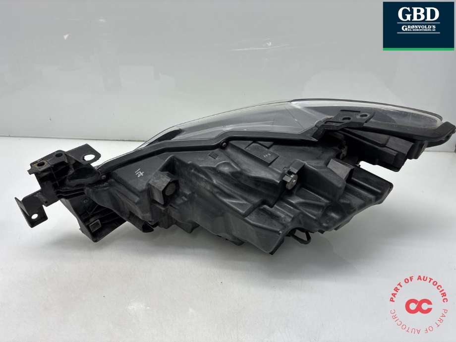 Frontlykt høyre halogen til Mazda 6 2015-2018 (Type III, Fase 2)  (GMH351031F|)