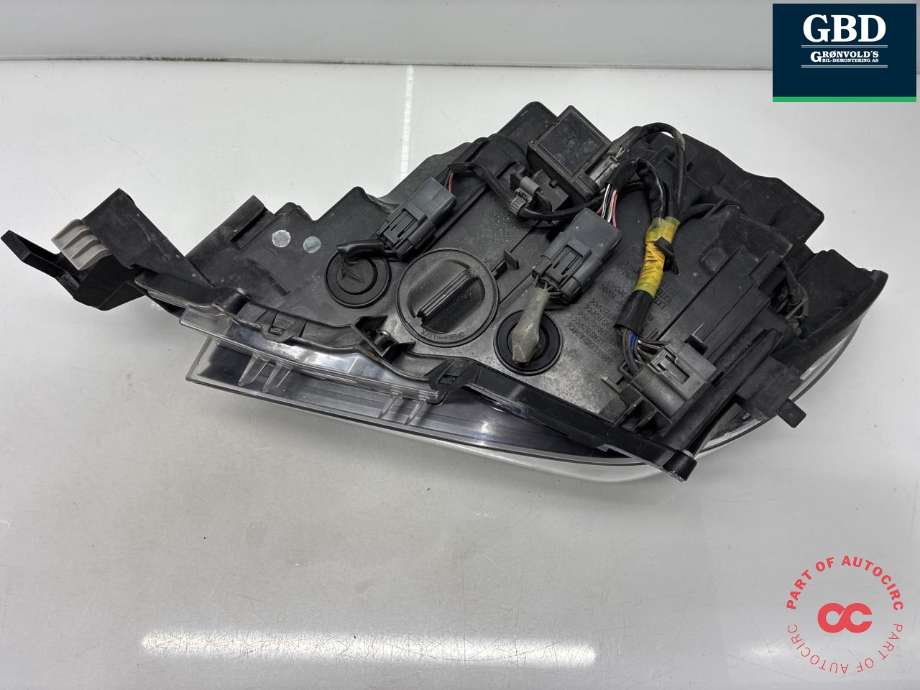 Frontlykt høyre halogen til Mazda 6 2015-2018 (Type III, Fase 2)  (GMH351031F|)