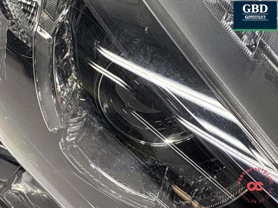 Frontlykt høyre halogen til Mazda 6 2015-2018 (Type III, Fase 2)  (GMH351031F|)