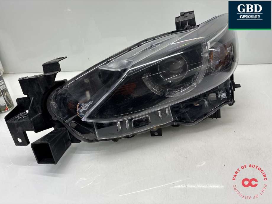 Frontlykt venstre halogen til Mazda 6 2015-2018 (Type III, Fase 2) (GMH351041F|)