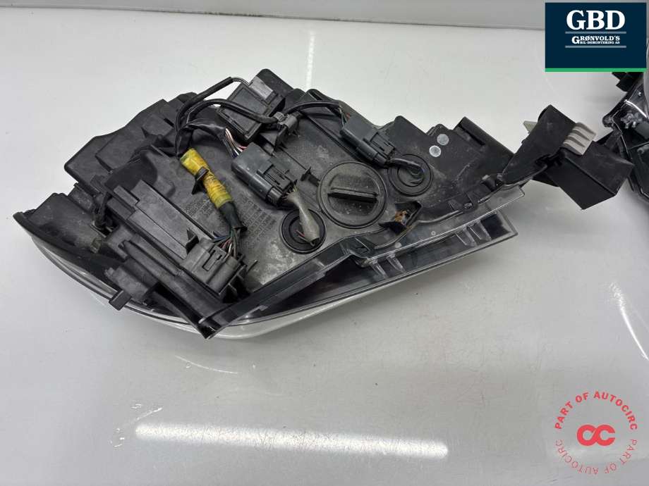 Frontlykt venstre halogen til Mazda 6 2015-2018 (Type III, Fase 2) (GMH351041F|)