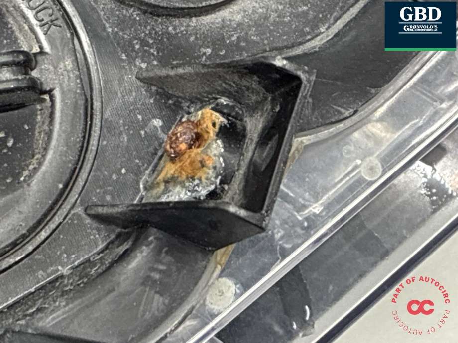Frontlykt venstre halogen til Mazda 6 2015-2018 (Type III, Fase 2) (GMH351041F|)
