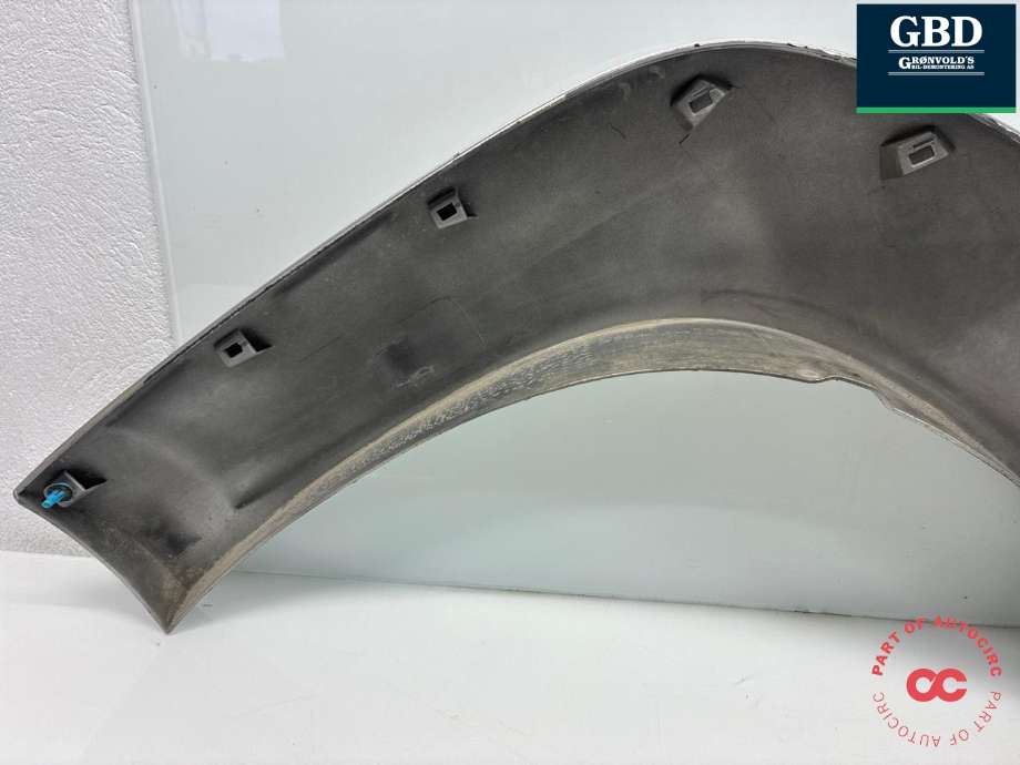 Hjulbuelist høyre bak til Toyota Land Cruiser 120 2002-2009  (7507760042|7574160201B0|)