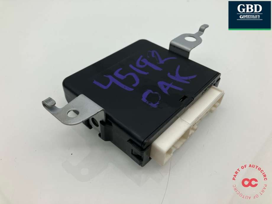 Styreenhet elektrisk bakluke til Suzuki Across 2020-->>  (T8922-24201-000|89222-42010|)