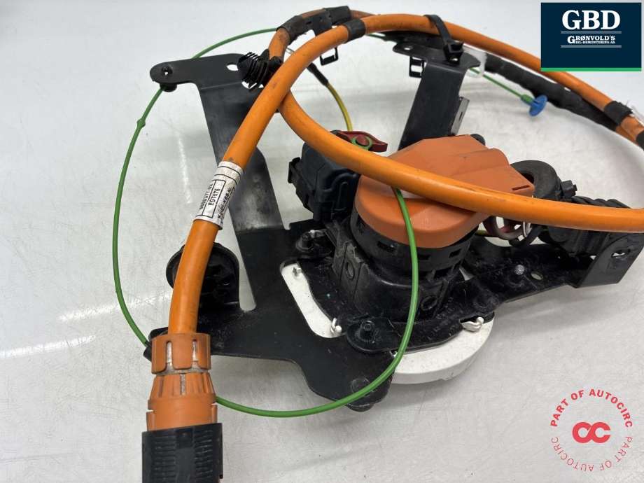 Batterilader inntak/luke til BMW X5 2013-2018 (F15) (F15) (61 12 6 800 377|)