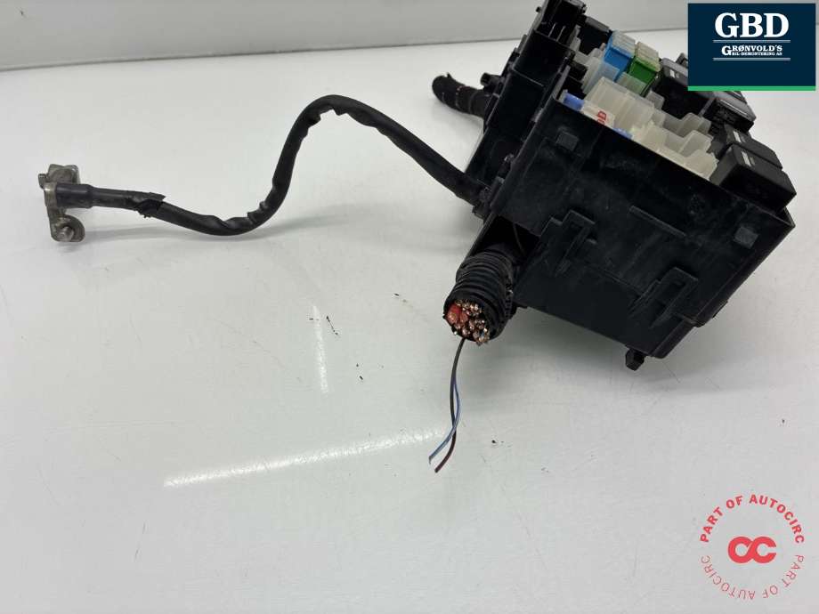 Sikringsboks motorrom til Ford Kuga 2008-2012 (Type I) (1223183|3M5T-14A142-AB|)