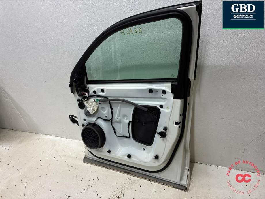 Dør høyre foran til Audi Q3 2011-2014 (Type I, Fase 1) (8U0 831 052 C|8U0 831 052 B|)